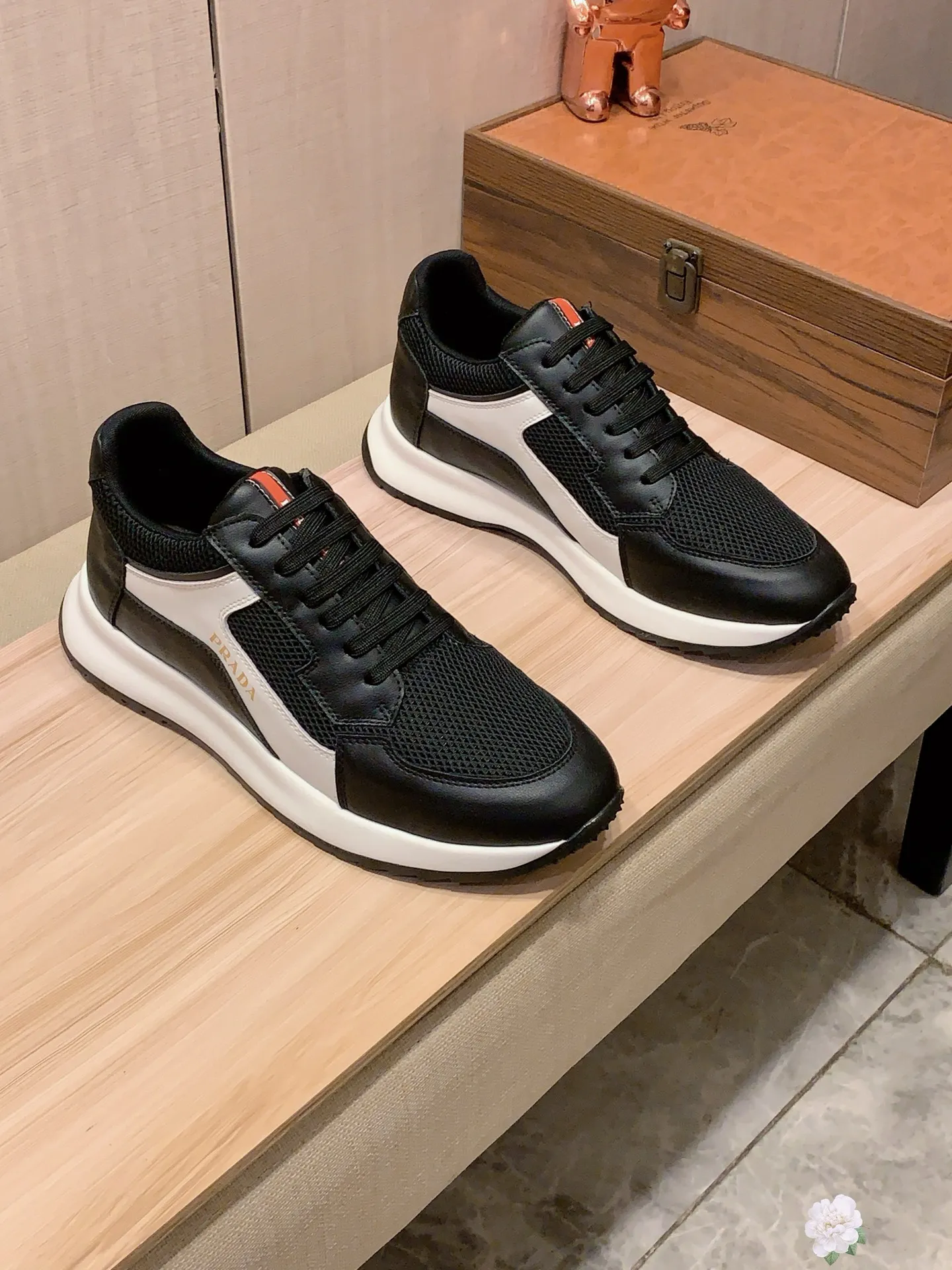 Men's shoes 💰460💰💰🎩🎩[Lightning][Lightning] "Prada PRADA*" latest hot style casual shoes, top brand [seduce] luxury~purchase, top~quality. [Strong] The upper is made of imported breathable cowhide with material ➕ breathable sheepskin feet (•) and fine workmanship. The original stylish and stylish soft rubber wear-resistant and non-slip outsole is light and comfortable on the feet. The real thing looks better when photographed in person. 0121: code: 38-44, 4️⃣ colors selected